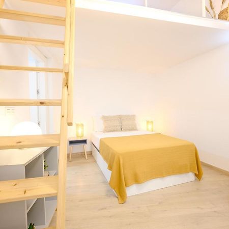 Modern 3 Bedroom, City Center With Patio & High Ceilings By 10Tosea Málaga Eksteriør billede