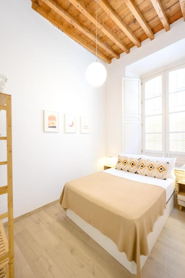 Modern 3 Bedroom, City Center With Patio & High Ceilings By 10Tosea Málaga Eksteriør billede