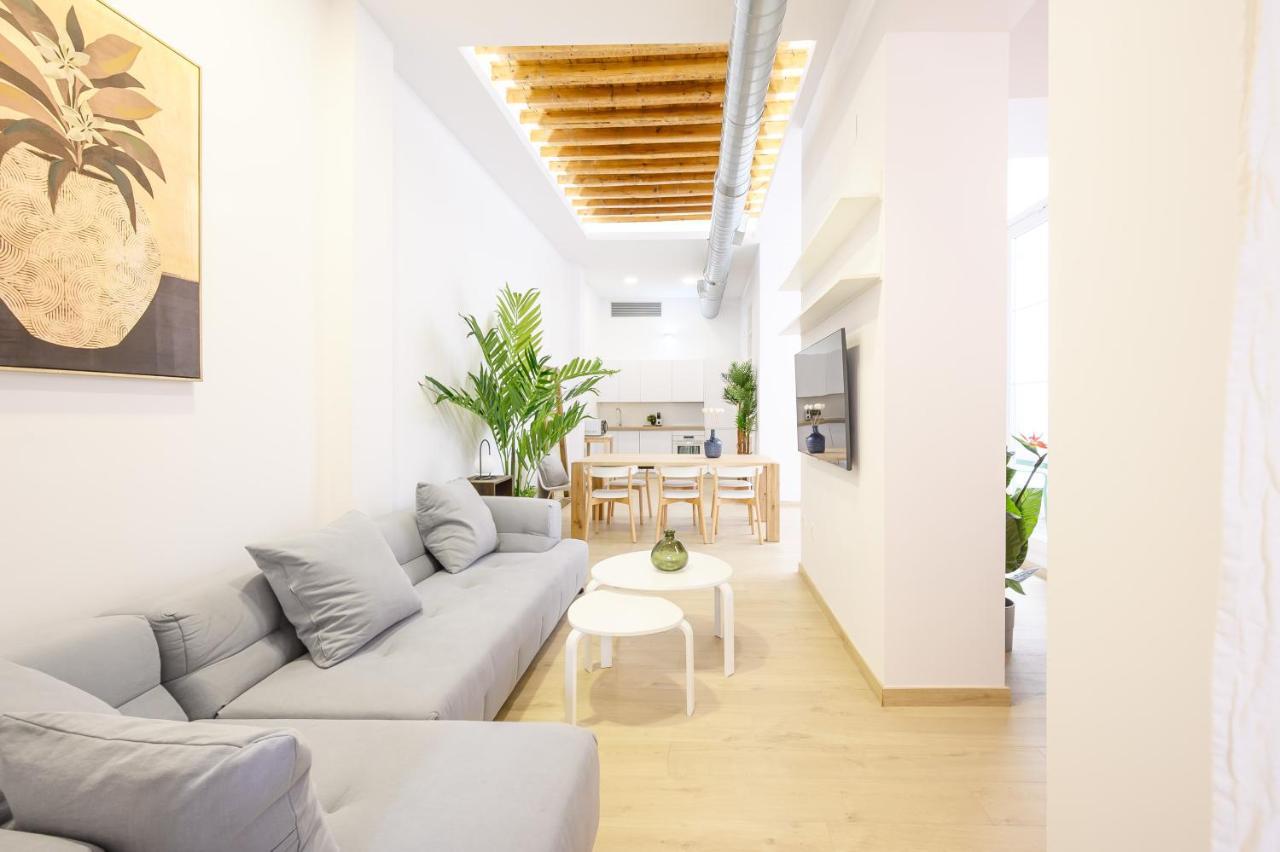 Modern 3 Bedroom, City Center With Patio & High Ceilings By 10Tosea Málaga Eksteriør billede