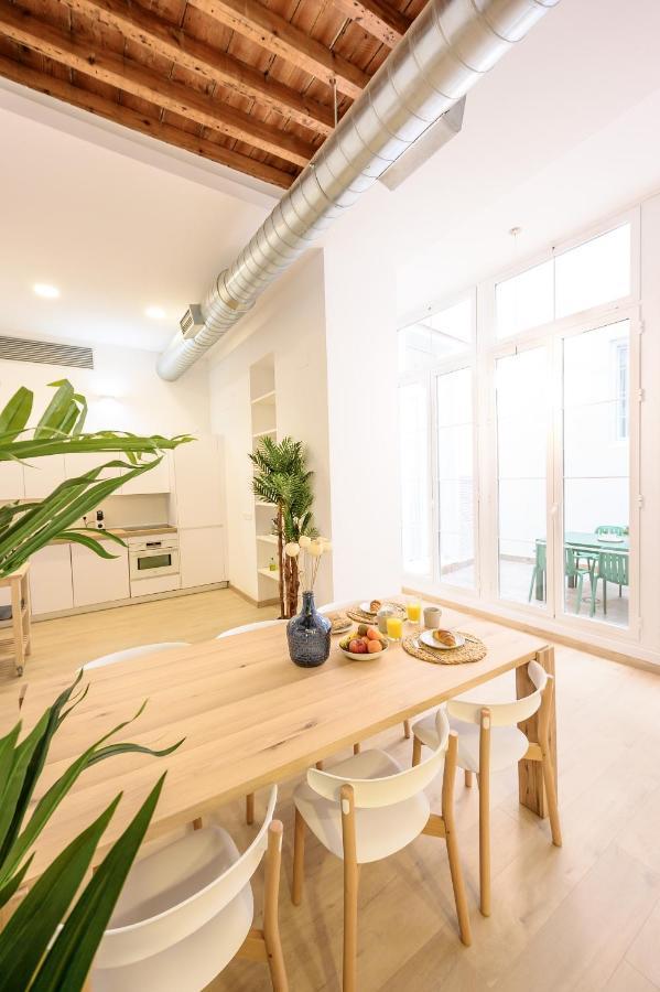 Modern 3 Bedroom, City Center With Patio & High Ceilings By 10Tosea Málaga Eksteriør billede