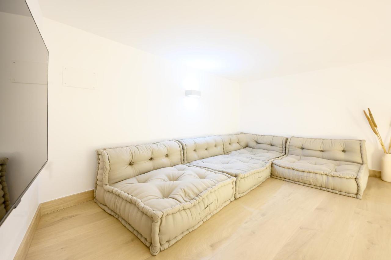 Modern 3 Bedroom, City Center With Patio & High Ceilings By 10Tosea Málaga Eksteriør billede