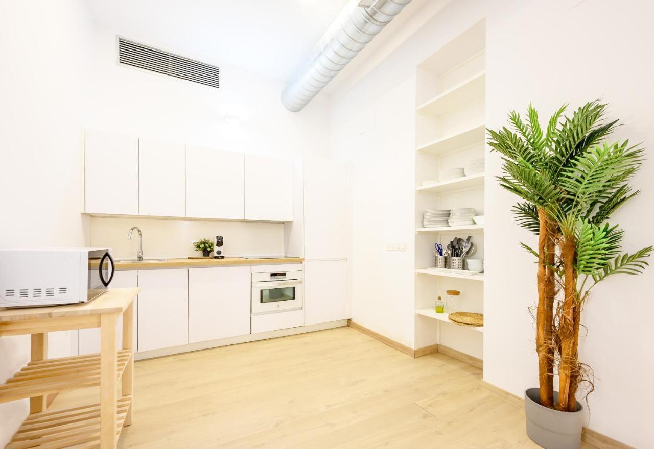 Modern 3 Bedroom, City Center With Patio & High Ceilings By 10Tosea Málaga Eksteriør billede
