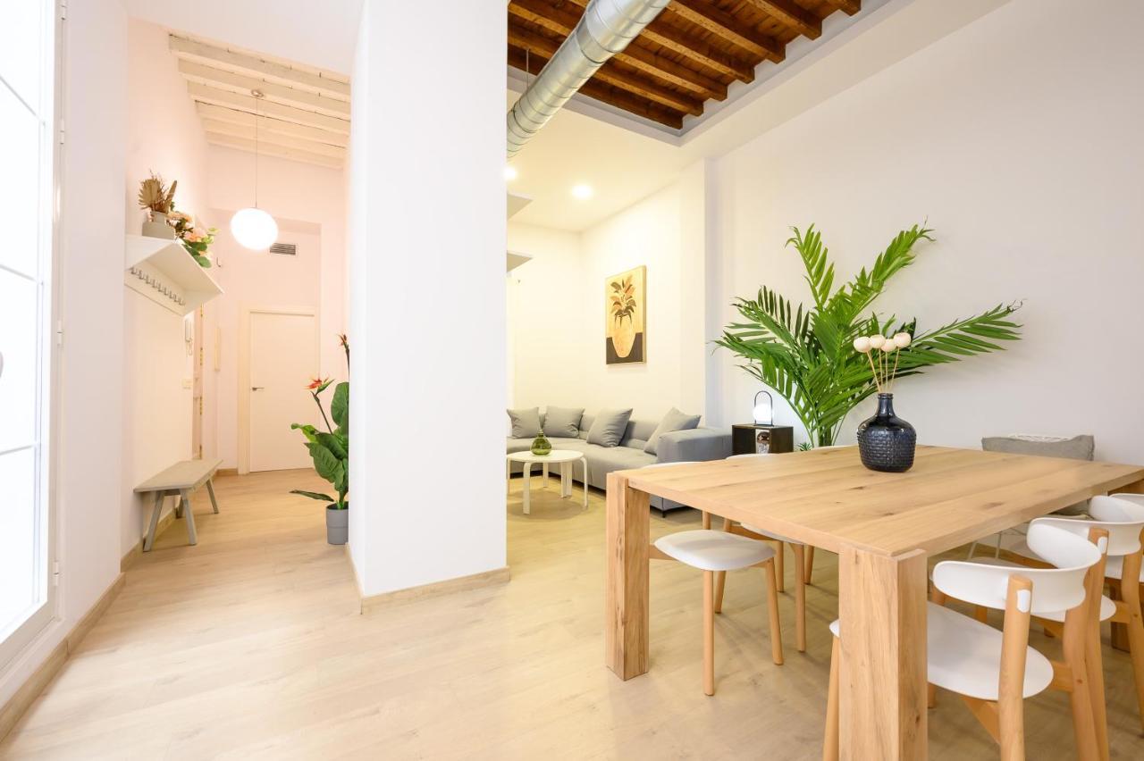 Modern 3 Bedroom, City Center With Patio & High Ceilings By 10Tosea Málaga Eksteriør billede