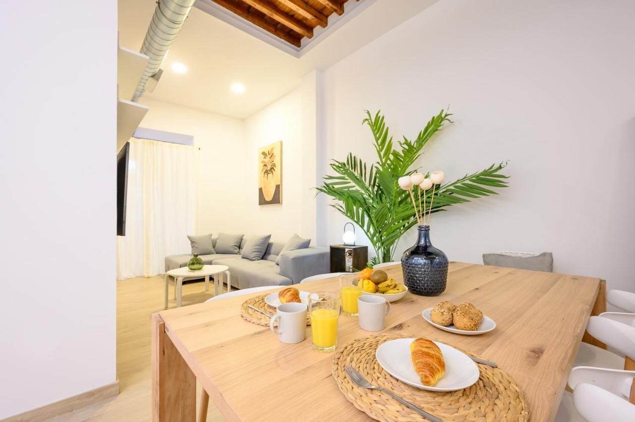 Modern 3 Bedroom, City Center With Patio & High Ceilings By 10Tosea Málaga Eksteriør billede