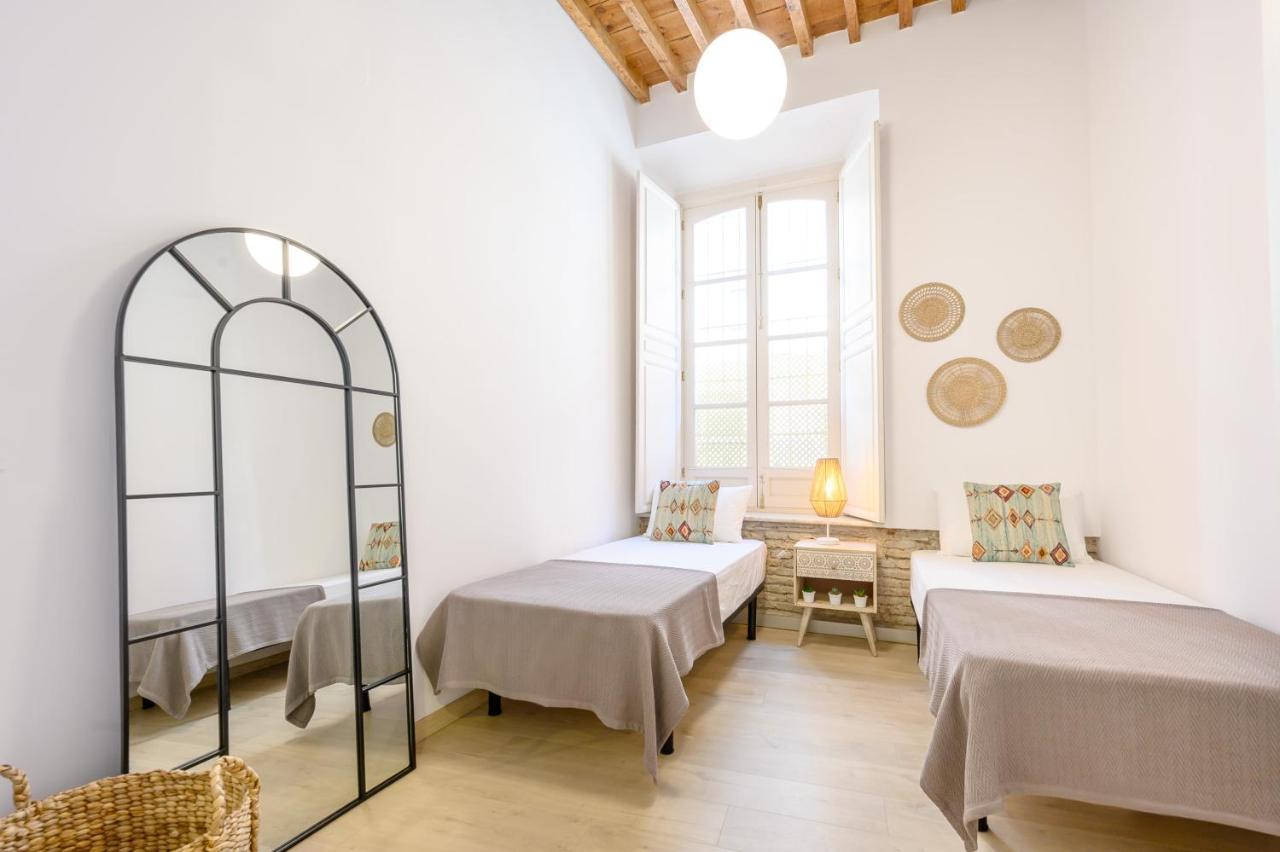 Modern 3 Bedroom, City Center With Patio & High Ceilings By 10Tosea Málaga Eksteriør billede