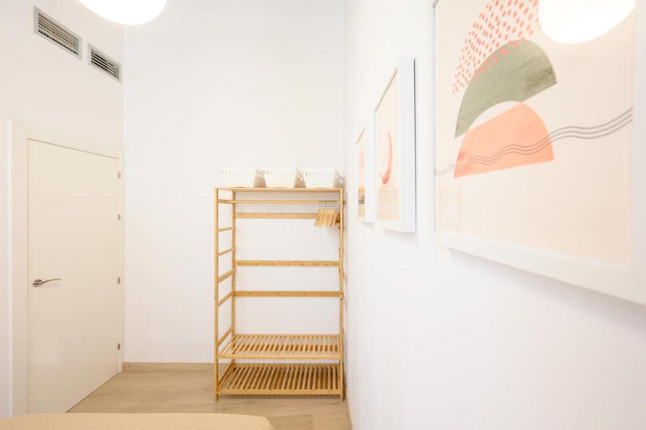 Modern 3 Bedroom, City Center With Patio & High Ceilings By 10Tosea Málaga Eksteriør billede